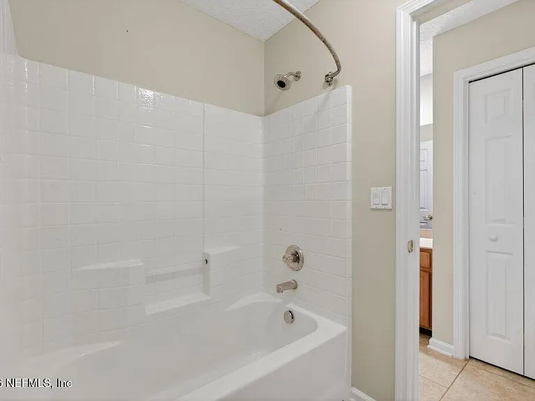 1634 Majestic View Ln — Photo 40
