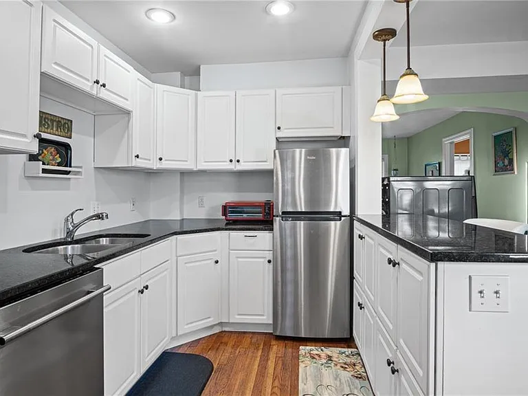 212 Emanuel Cleaver Blvd #2W — Photo 8