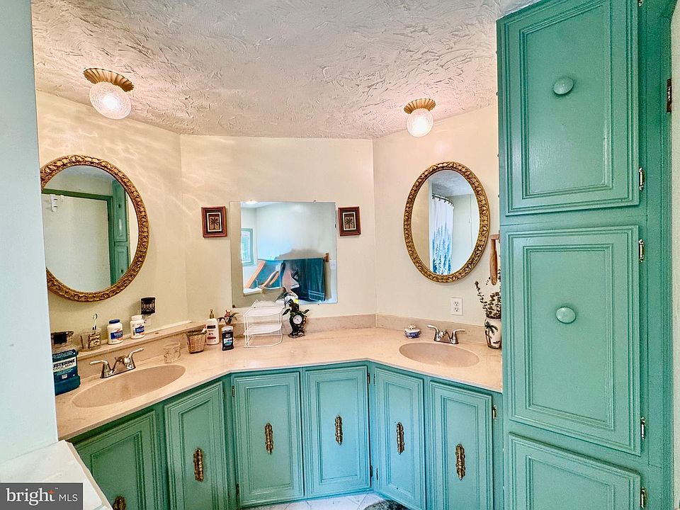 13th image of 17240 Water View Dr