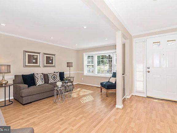 3rd image of 9447 Chatteroy Pl