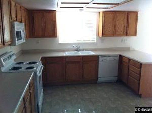 3rd image of 2291 Albatross Way