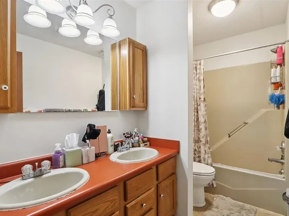 719 Front St, Hellertown, PA 18055