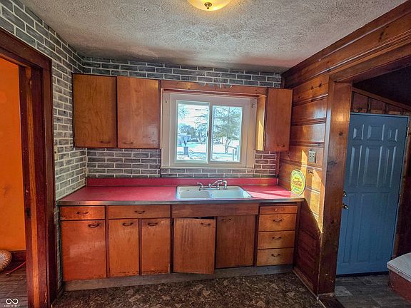 5th image of 2615 S 8th St