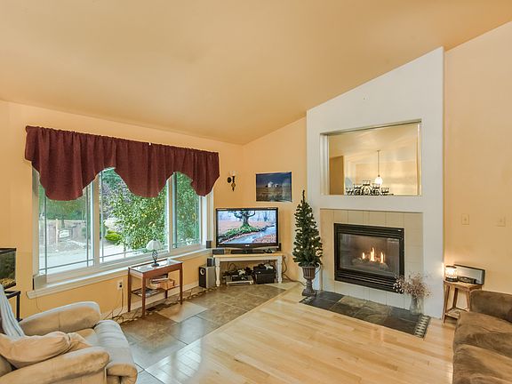 4th image of 16720 10th Avenue Ct E