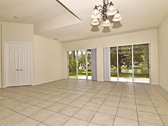 5th image of 11915 Lazio Ln