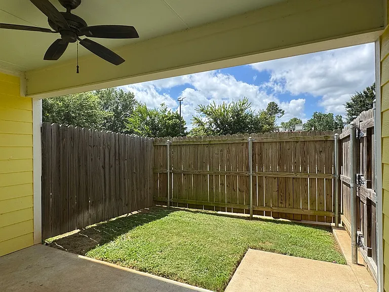 2300 Airline Dr #2305 — Photo 26