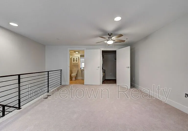 301 NE 4th St #2 — Photo 25