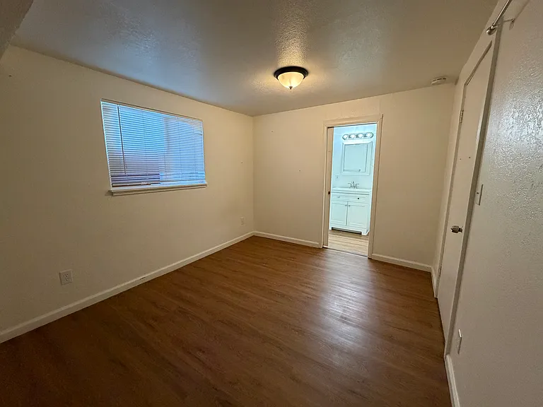 1230 Ivy St #2 — Photo 10