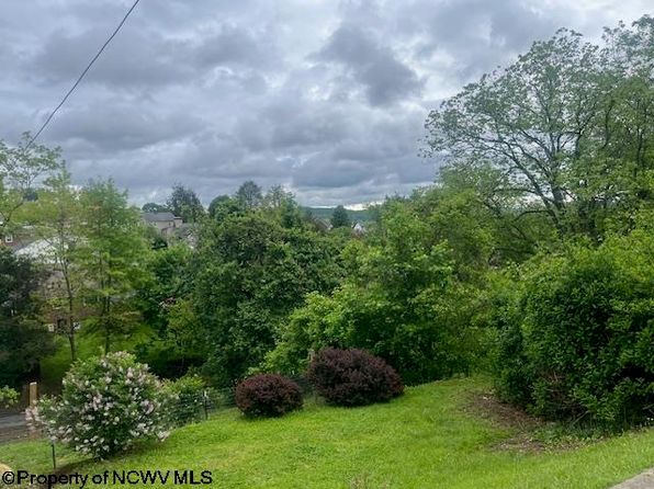 220 W Woodland Ave, Clarksburg, WV 26301