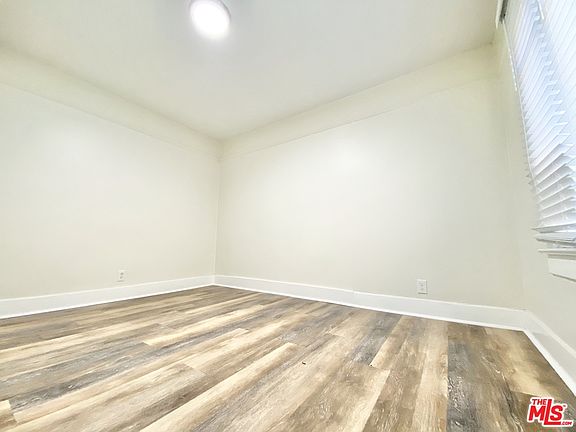 4th image of 1127 Echo Park Ave #A