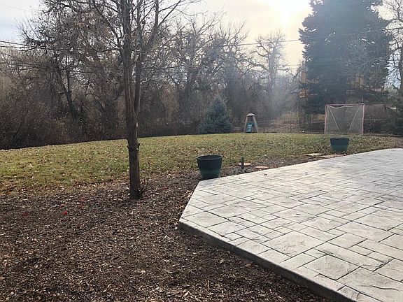 Backyard - backs to the High Line canal and deKoevend Park