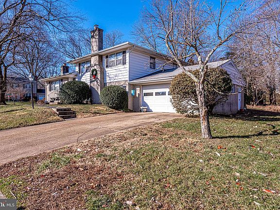 3rd image of 1008 Westwood Dr NE
