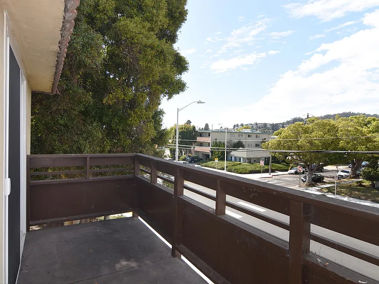 1126 Marin Ave #6 — Photo 9