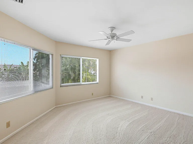 4720 NW 28th Ave — Photo 41