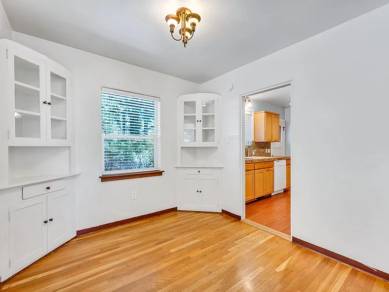 760 Marsh Ave — Photo 13