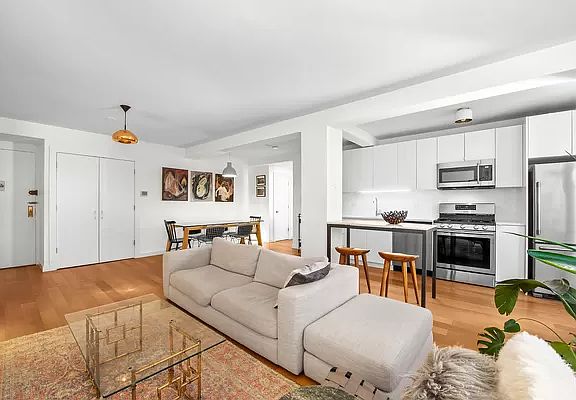 2nd image of 33 Greenwich Ave #3B
