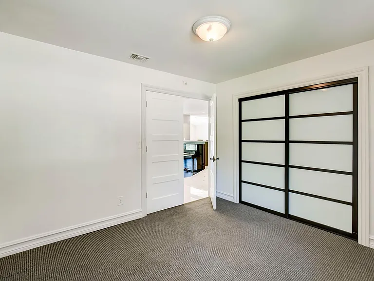 1710 Country Club Dr — Photo 33