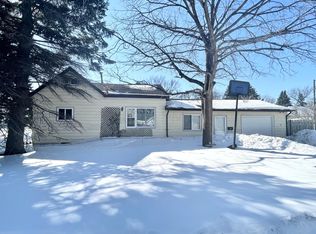 1523 5th Ave N, Moorhead, MN 56560