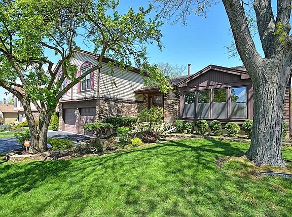 2nd image of 510 Kenilworth Dr