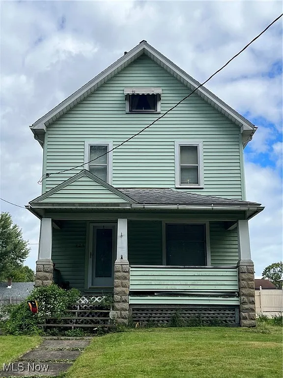 325 Hunter Ave photo 1