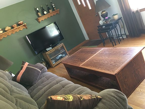 3rd image of 1775 Burns Ave