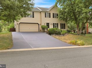 14 Fox Run Ter, Lititz, PA 17543