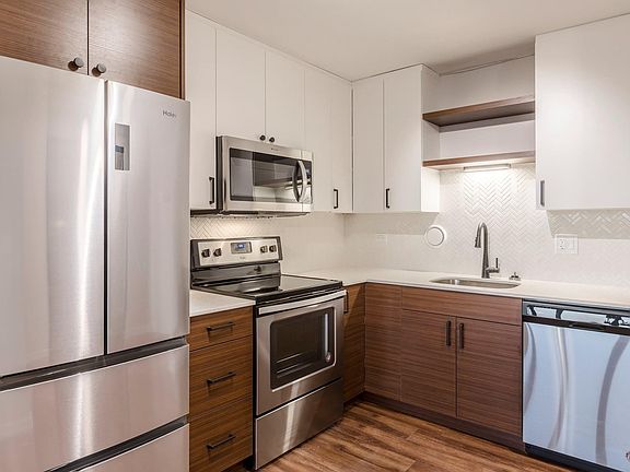 3rd image of 1250 S Michigan Ave APT 1004