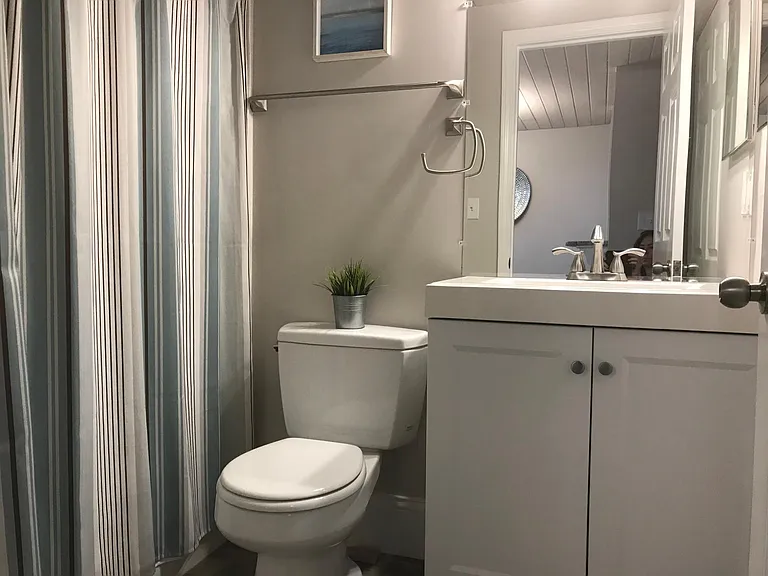 33 Maplewood Ave — Photo 8