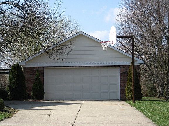 2nd image of 3660 Tallwood Ln