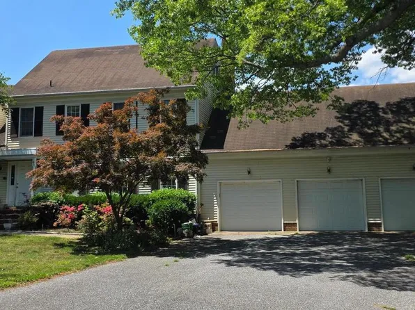 145 Edgewater Dr, Edgewater, MD 21037
