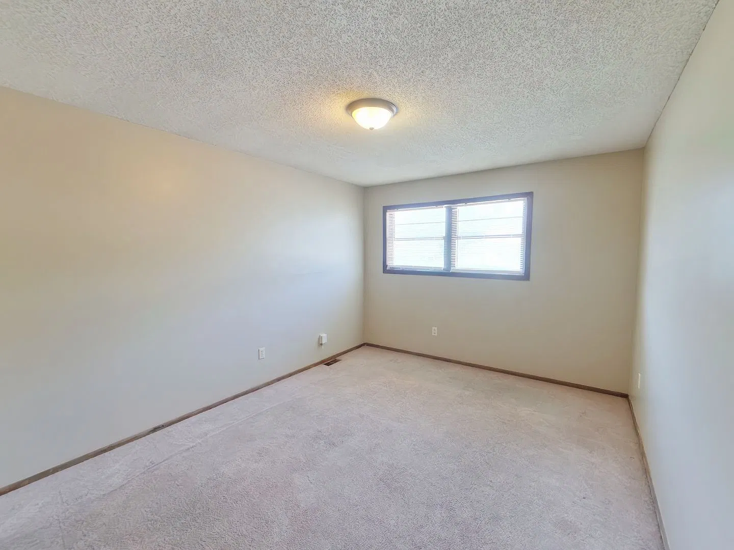 614 N Richmond — Photo 4