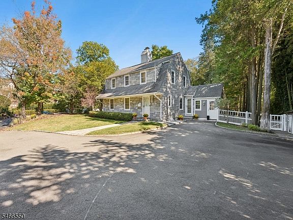 2nd image of 68 Crescent Pl