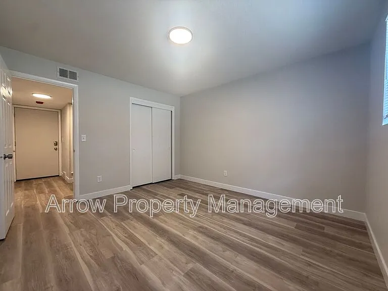 2206 K St #3 — Photo 8
