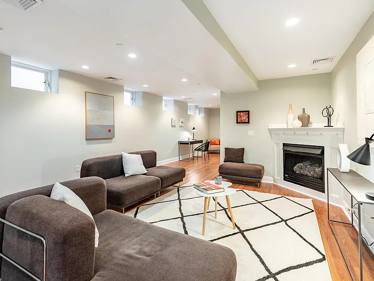 22 Peters St — Photo 6