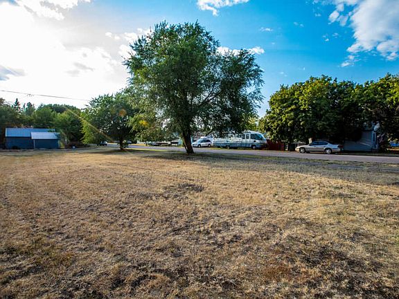4th image of 306 2nd Ave W
