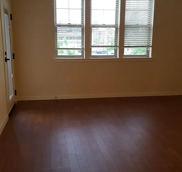 H Street Apartments — Photo 9