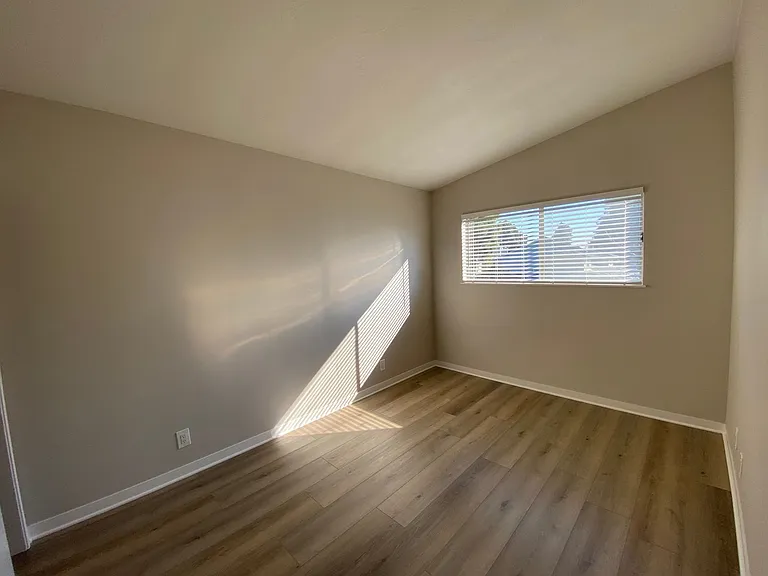 2251 Buena Vista Ave — Photo 8