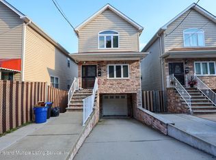 174 Fingerboard Rd, Staten Island, NY 10305