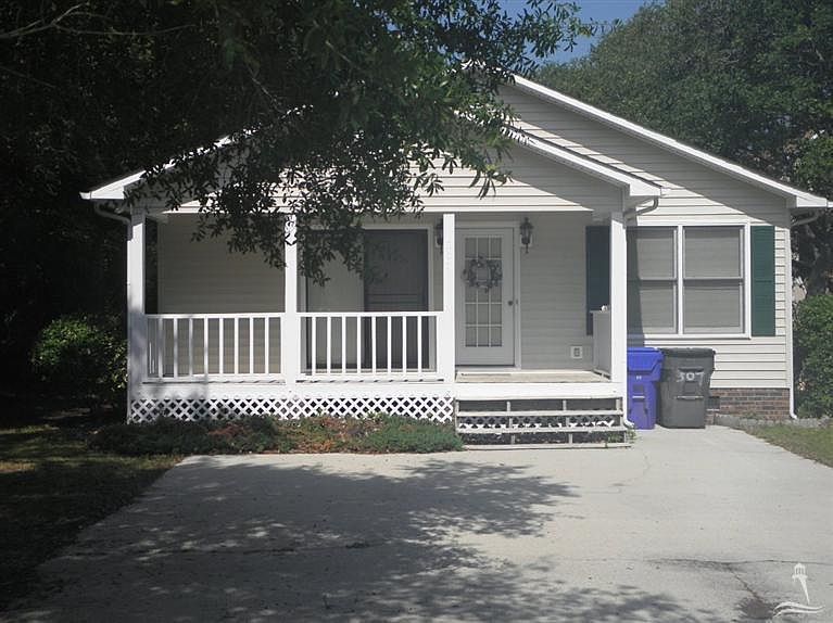 1st image of 307 SE Crowell Street