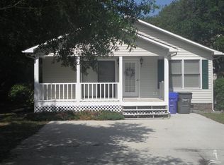 307 SE Crowell St, Oak Island, NC 28465