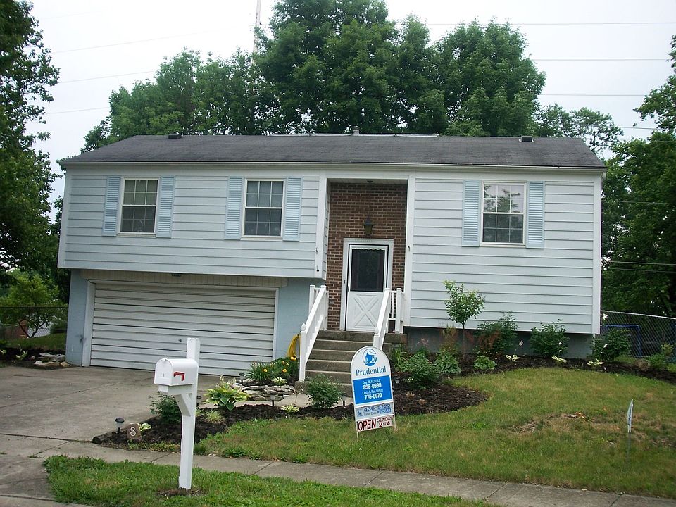 PC5064 Great BI-Level Home with 3 Bed, 1.5 Bath, Family rm, 2.5 car. This home