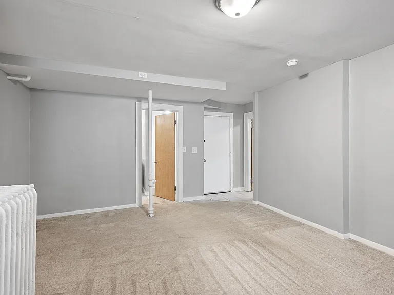 Doolittle 2735 Humboldt Ave S — Photo 8