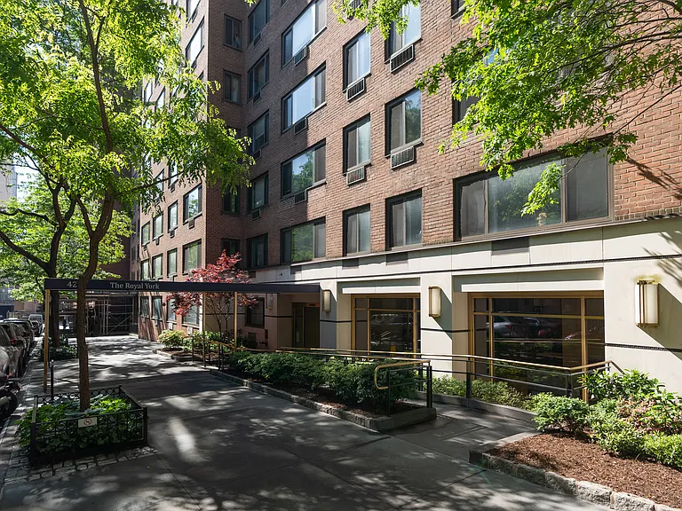 420 E 64th St #W6A — Photo 9