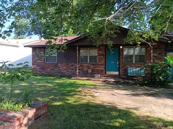3rd image of 229 Sunset Dr
