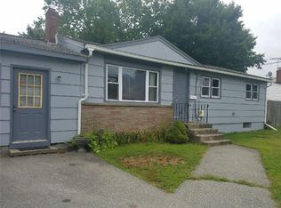 30 Carnation Dr, Warwick, RI 02886