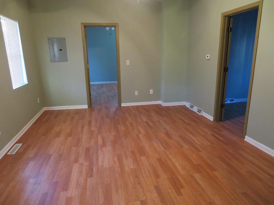 2nd image of 1101 Geneva St