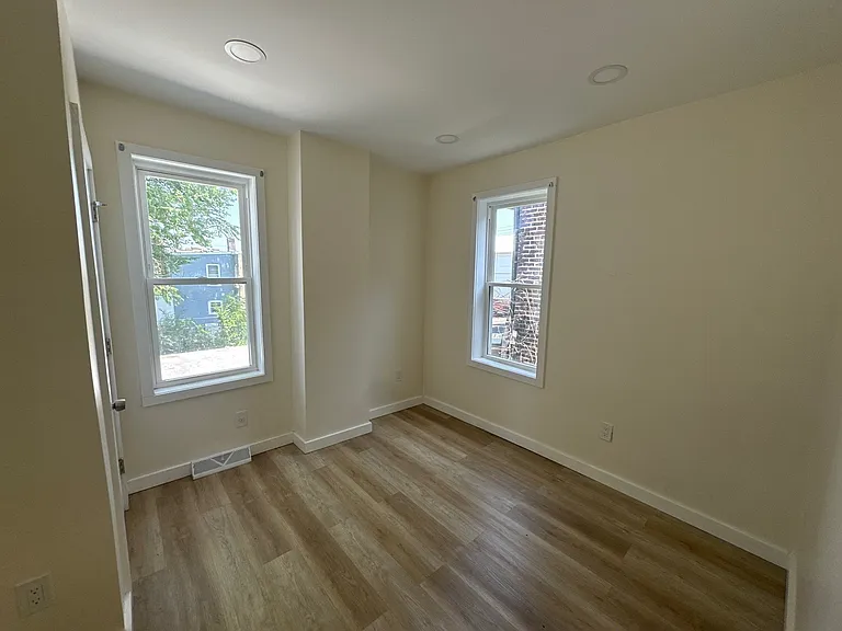 1288 E State St — Photo 11