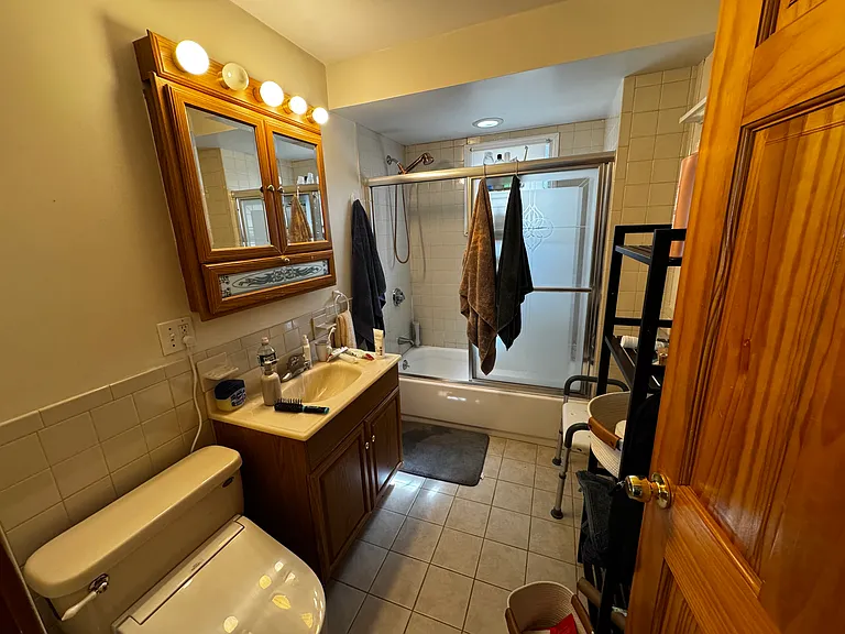 3-24 Burnham St #3 — Photo 16