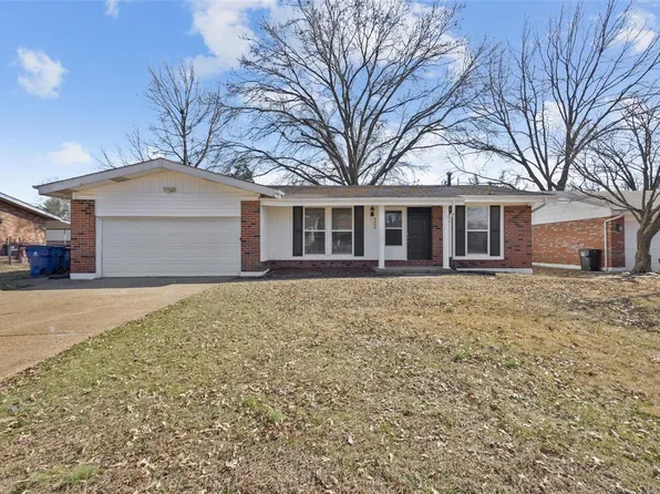 4408 Vandals Dr, Florissant, MO 63033