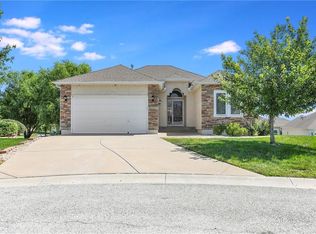 4705 SW Leafwing Cir, Lees Summit, MO 64082